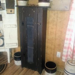 Primitive Jelly Cabnet 