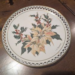 Bing & Grondahl Linda Thompson December Poinsettia Holly Porcelain Collector Plate 1985 Pierced Border