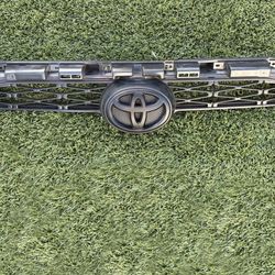 5th Gen Toyota 4Runner - TRD  OR Front Grill W/ Blackout Kit