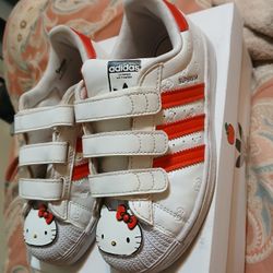 Hello Kitty Adidas Superstar 
