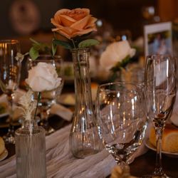 Wedding Or Party Center Pieces (Glass Vases And flowers)