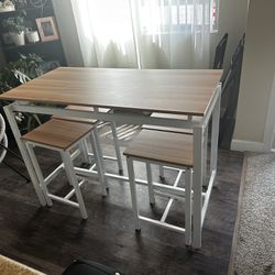 Dinning Table Set 4 Chairs NEED GONE ASAP