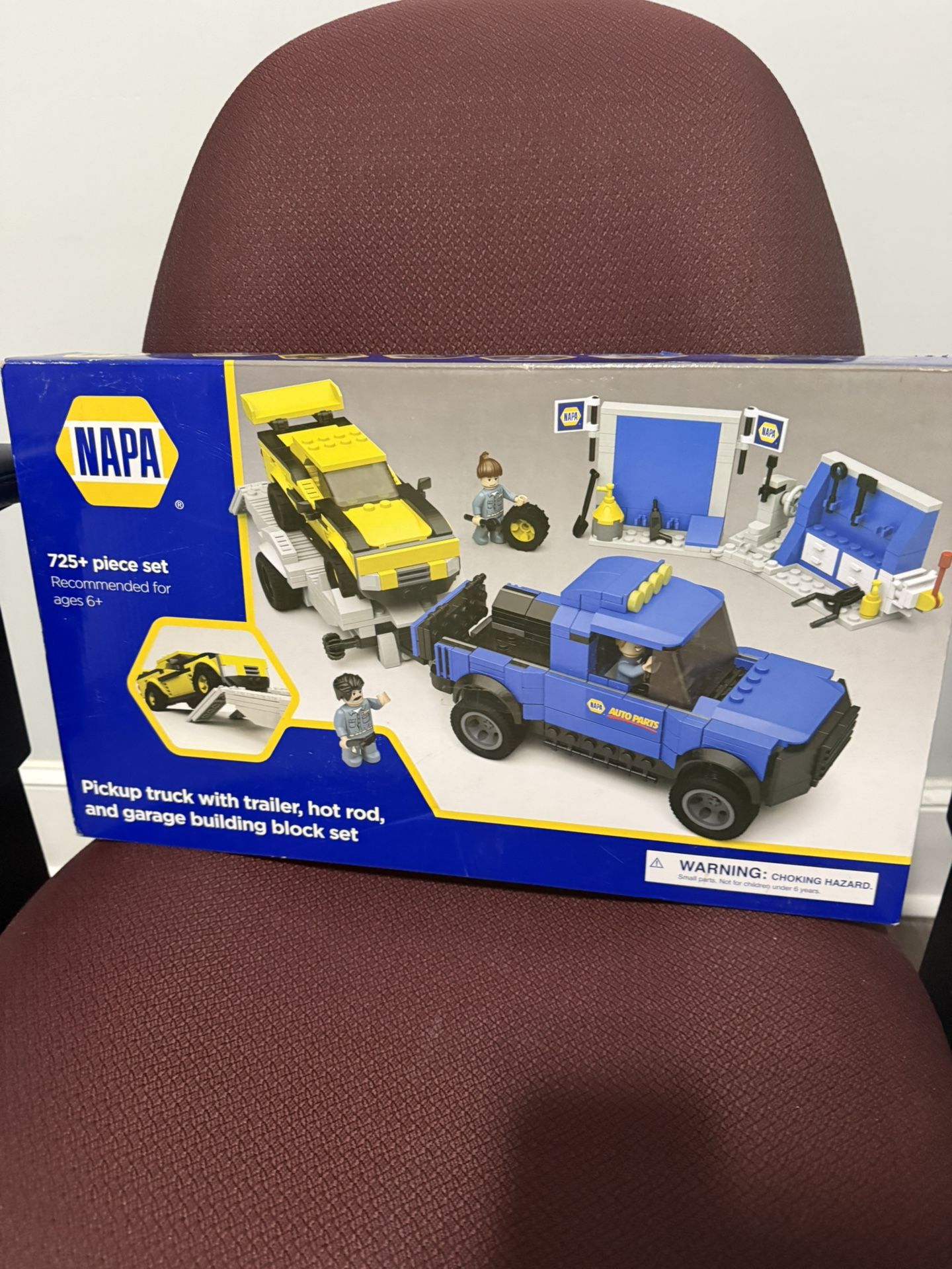 Napa 725+ Piece set Pick up truck
