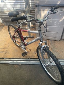 Aluminum mountain bike good condition it rides very smooth