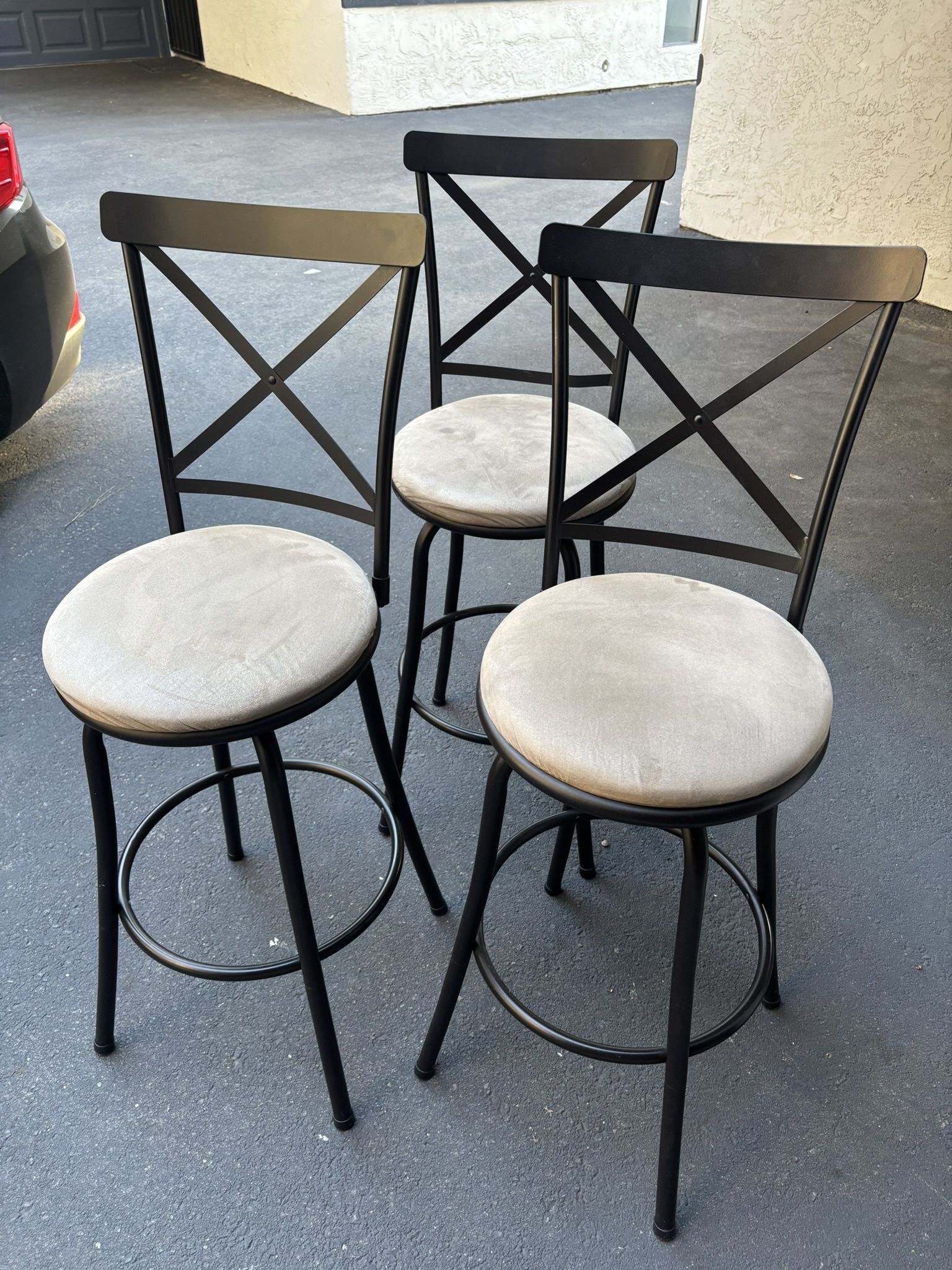3 Barstools
