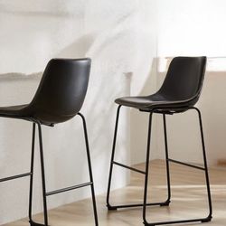  NEW  IN THE BOX set Of Three Bar Stools 110.00