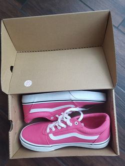 Brand New Size 5 Pink Vans