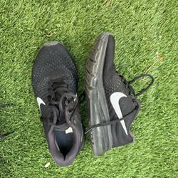 Black nike sneakers