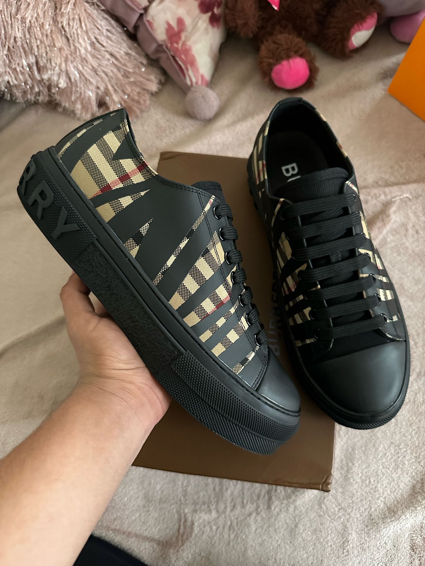 Burberry Shoes Black 