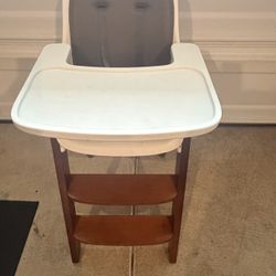 Oxo High Chair in Taupe/ Walnut(6months - 5 Years)