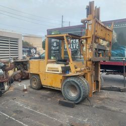 Forklift 9000lb.  Komatsu FD 40 Ðeisel Side Shift 