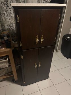Kitchen Storage cabinet 🗄️