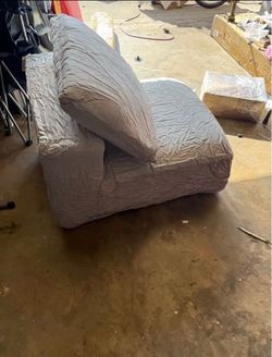 Grey spineless lounge game chair