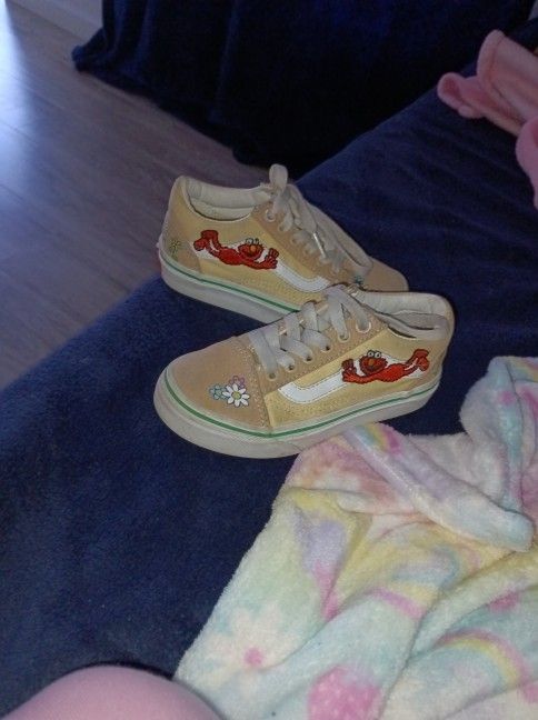 Elmo Vans