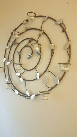 Tealight candle holder