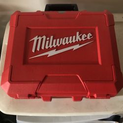 Milwaukee M18 brushless 1/2 Drill/driver Kit
