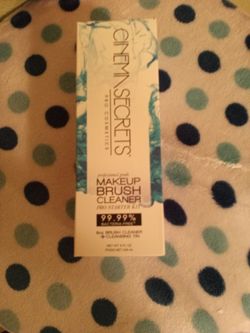 Sephora 8oz. brush cleaner W/ cleansing tin.