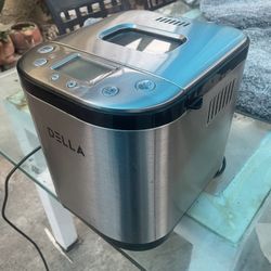 Della Bread Maker