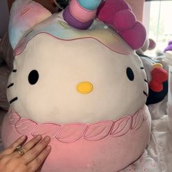 Hello Kitty Squismallow