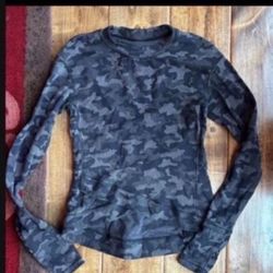 WOMENS SIZE 10 LULULEMON CAMO SHIRT TOP LONG SLEEVE 