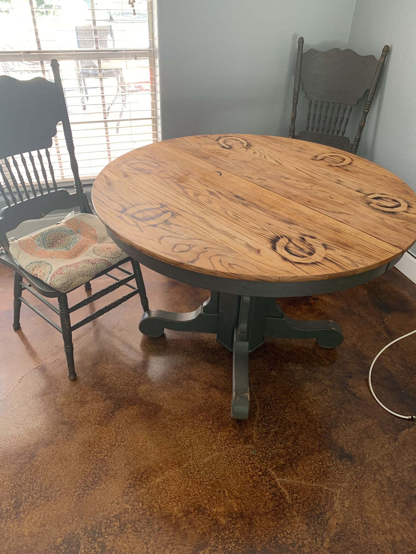 Kitchen table and 4 chairs