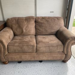 A shley Larkinhurst Earth Loveseat  – $50