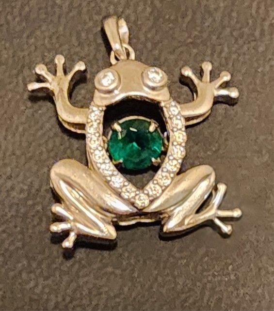 JWBR JANE SEYMORE 925 STERLING SILVER FROG PENDANT