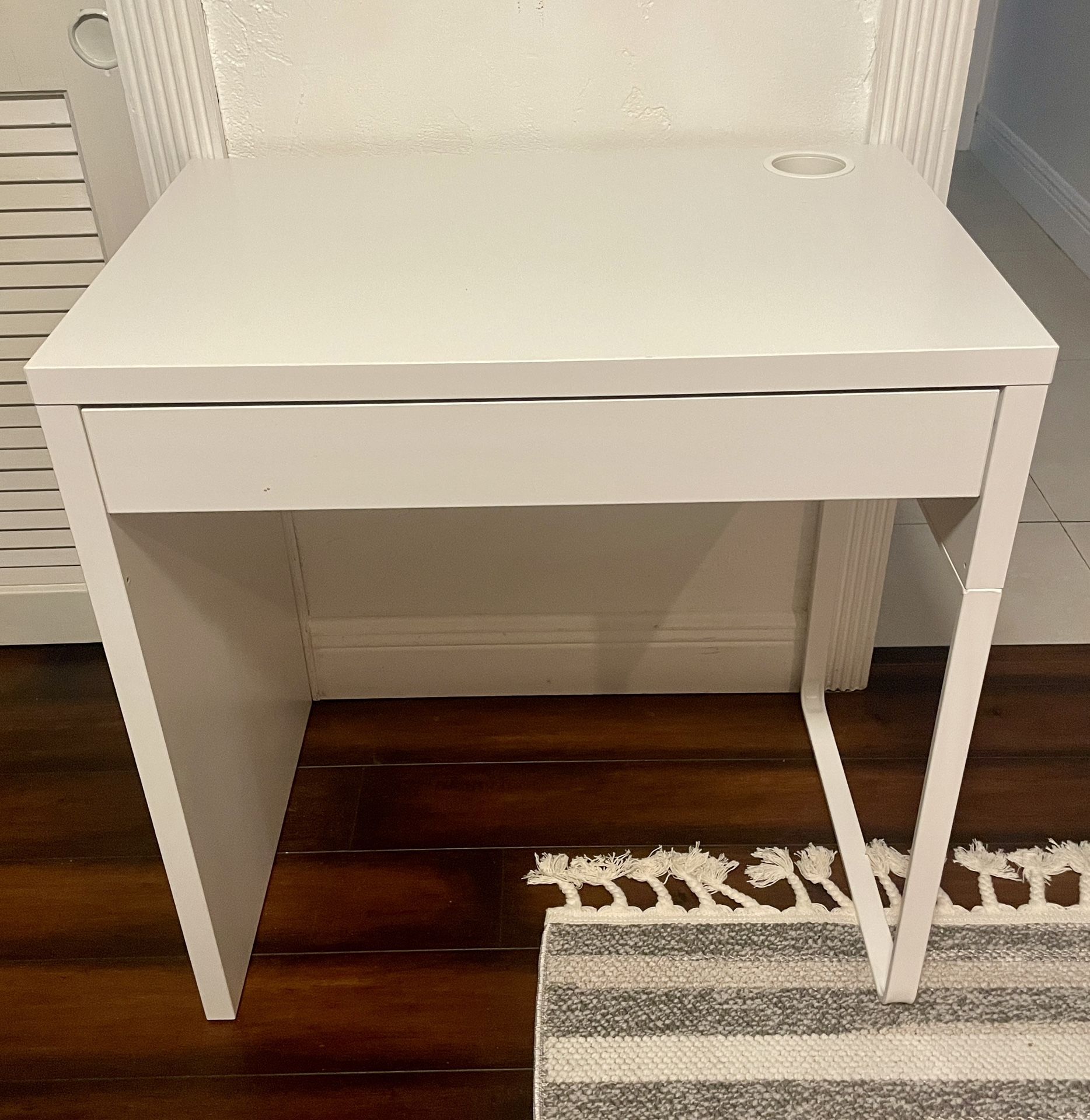 IKEA Micke Desk White