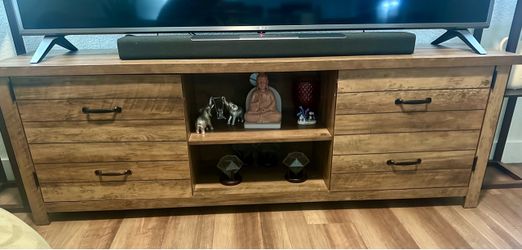 Wood TV Stand with Sliding Barn Doors - Pristine condition