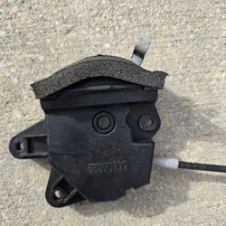 VOLVO PARTS-  INSIDE HANDLES WITH ROD TRUCK VNL