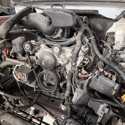 6.0L engine off a 2010 Silverado