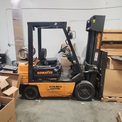 Forklift 