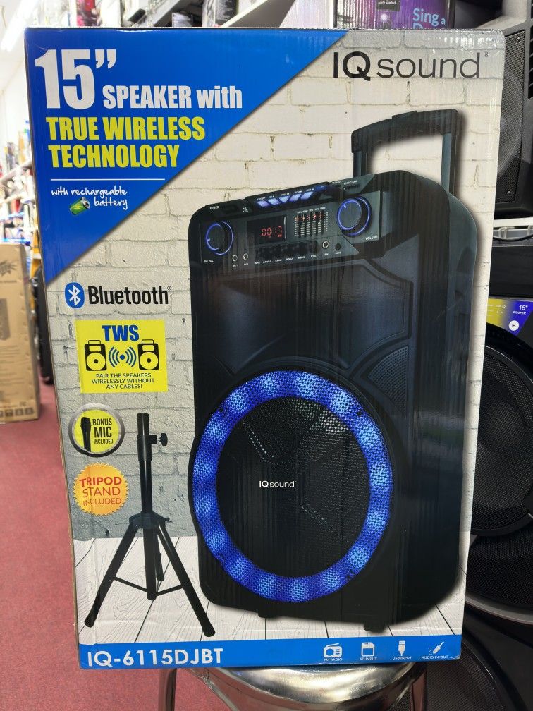 Loud Bluetooth Party Speaker. 15" Woofers. Free 🎤 And Tripod
