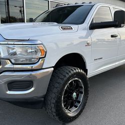 2019 RAM 2500  Crew Cab 4X4 Cummins Turbo Diesel   