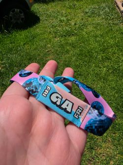ONE TICKET FRI OUTSIDE LANDS GA