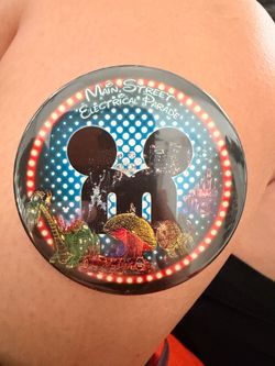 Disney Main Street electrical parade pin