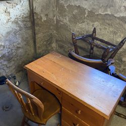 Small Desk With Chair