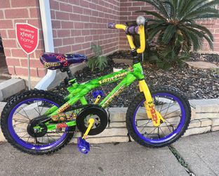 16” Ninja Turtle Bike. Gently Used Less Than 1 Year Old