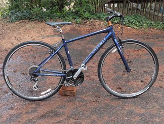 Trek FX 7.2 17.5" Medium Frame 24 Speed Hybrid Bicycle 