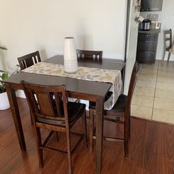 Dinner Table And Chairs 