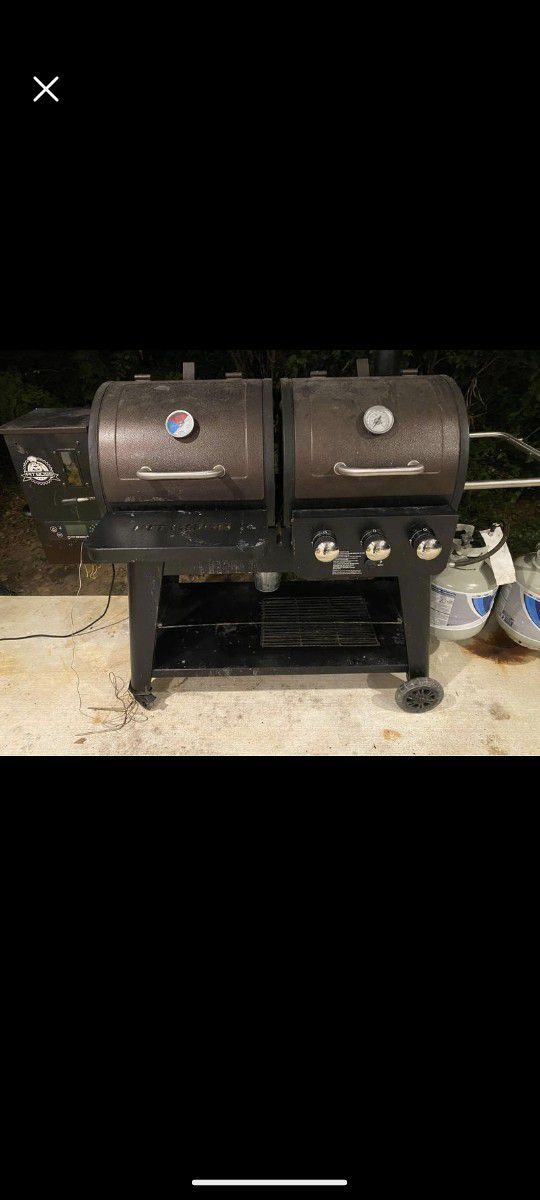 Pit boss Pellet Smoker And Gas Combo