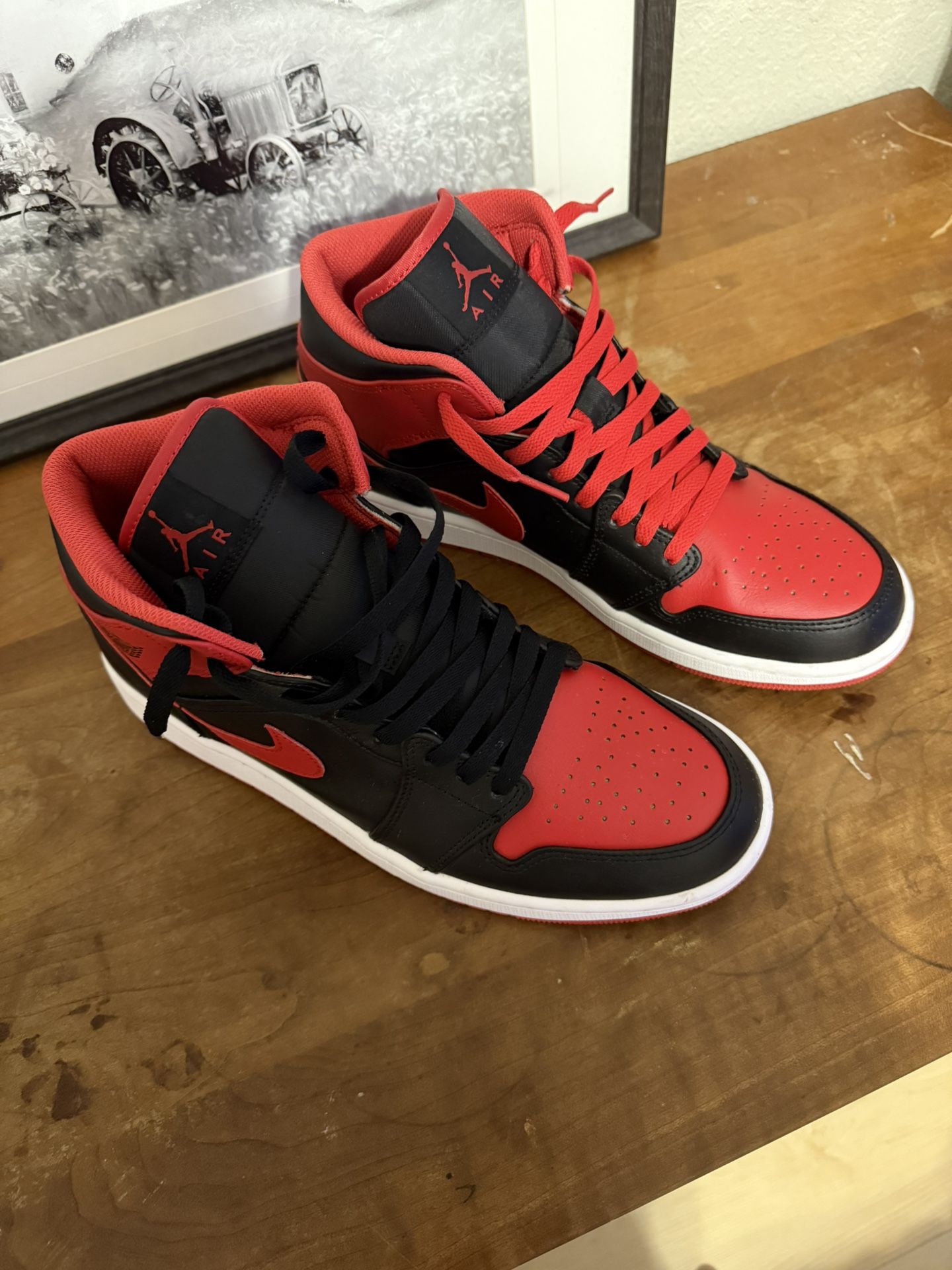 Jordan 1 Mid