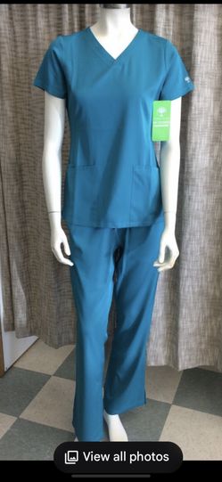 Woman 20 Shirts Of Medical Scrubs, Large And X Large