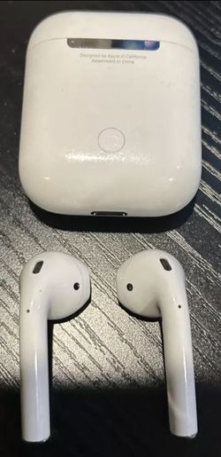 APPLE AIRPODS  + CHARGING CABLE + CASE