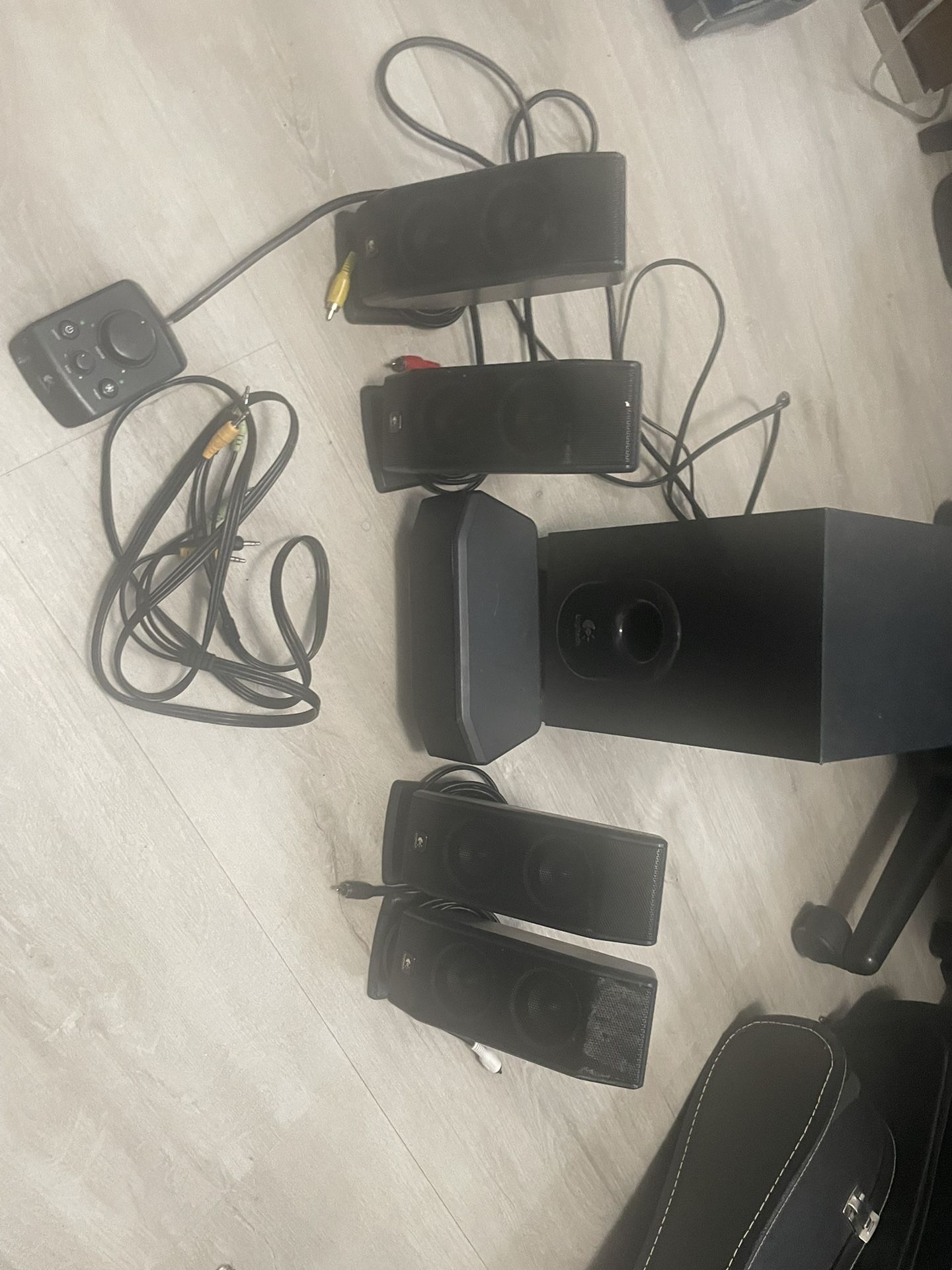 Logitech X-540 Surround Sound Speakers