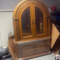 Entertainment center