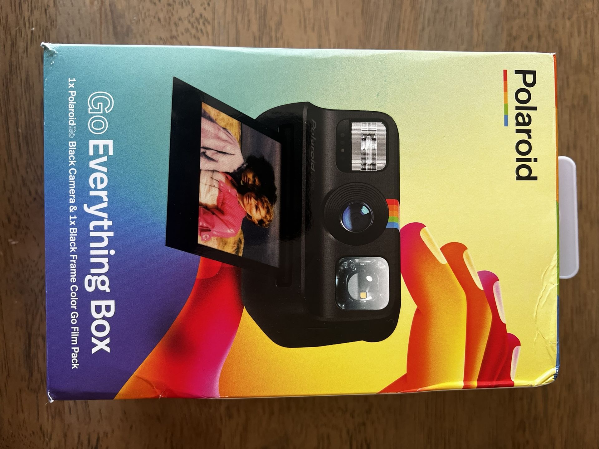 Polaroid Go Everything Box (Black Camera & Black Frame Go Color Film Pack)