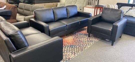 New 3 Piece Couch, Loveseat and Chair! Free Delivery and Assembly!