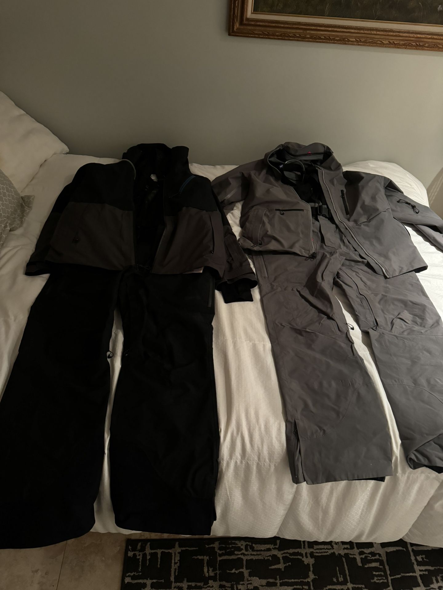 Snowboard / Ski / Bibs / Coats 