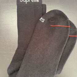 Supreme Hanes One Pair